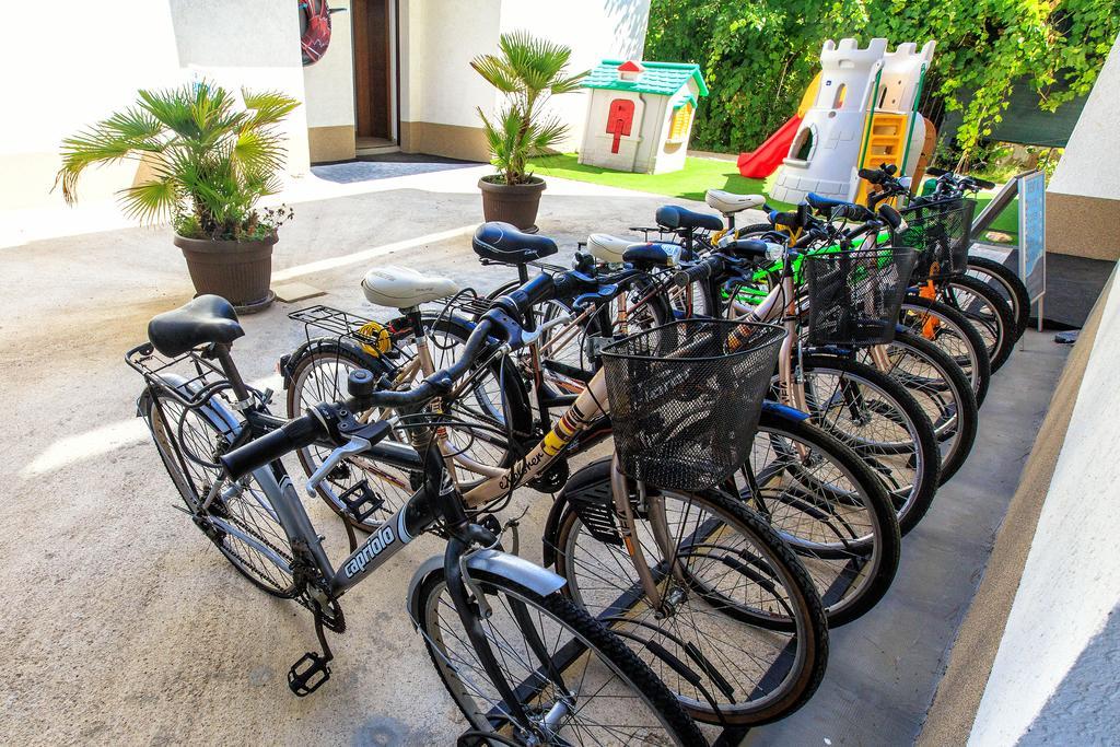Apartments Kuce Lekovica Beach & Snack Bar- Bistro Εξωτερικό φωτογραφία