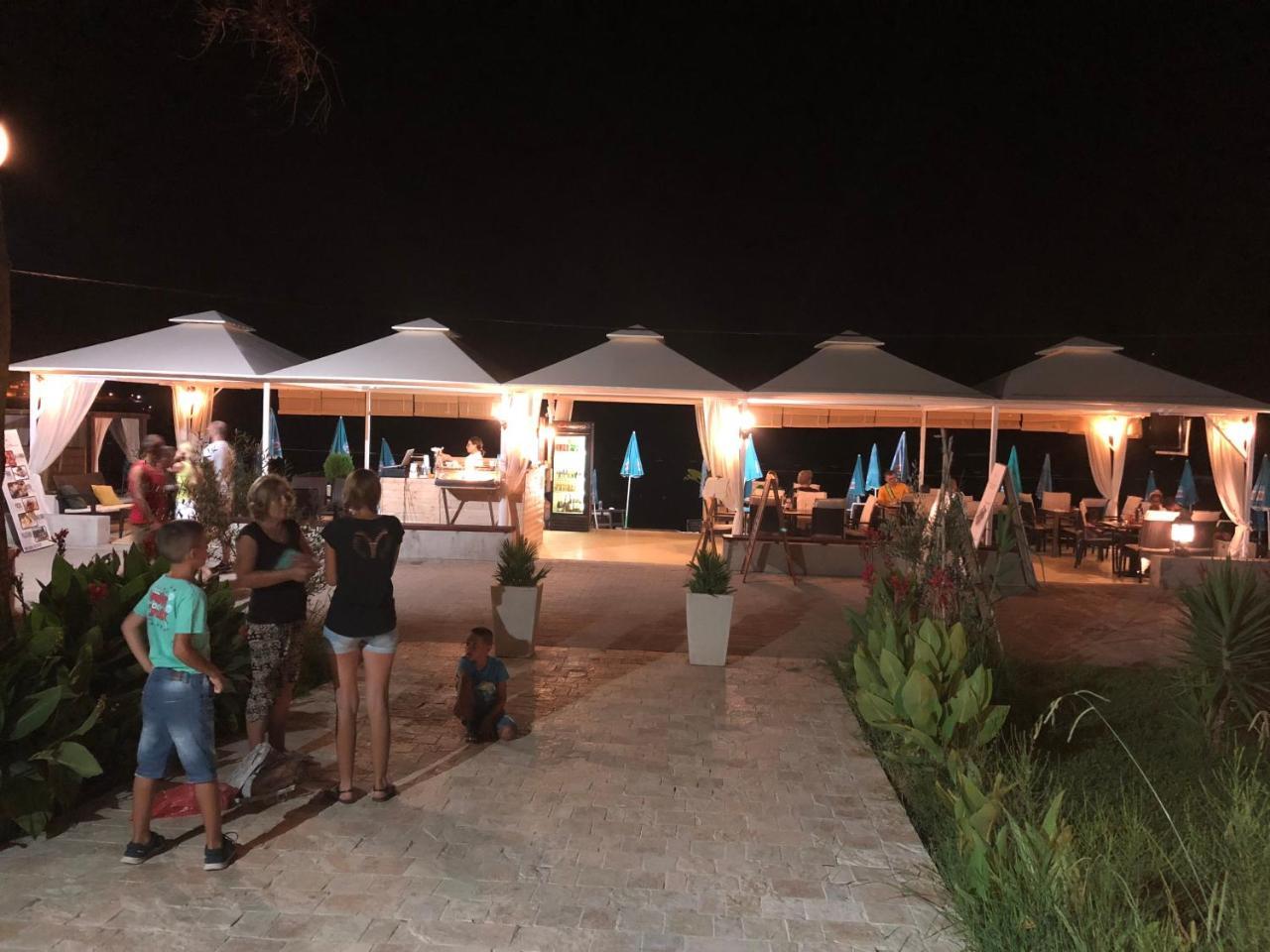 Apartments Kuce Lekovica Beach & Snack Bar- Bistro Εξωτερικό φωτογραφία