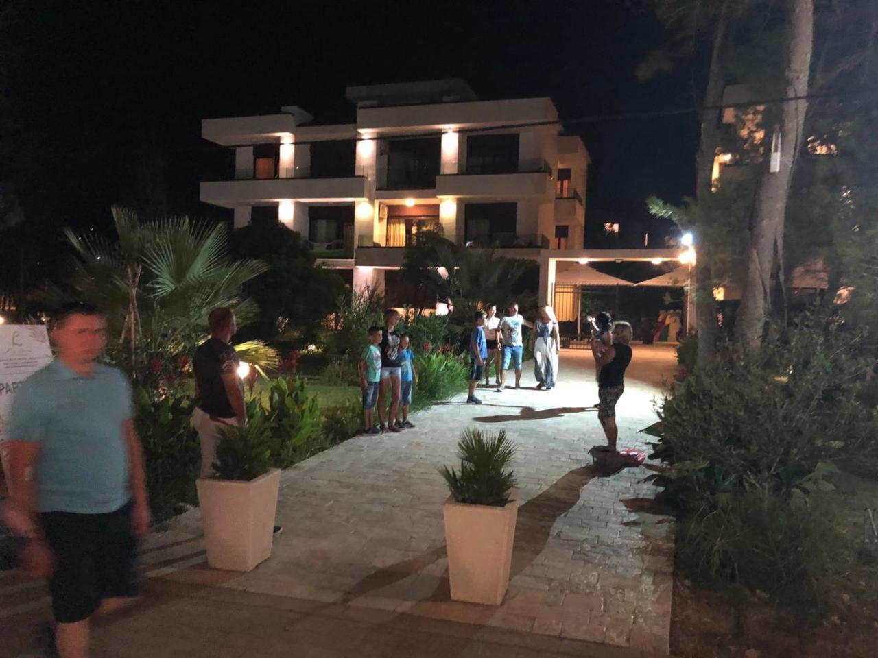 Apartments Kuce Lekovica Beach & Snack Bar- Bistro Εξωτερικό φωτογραφία